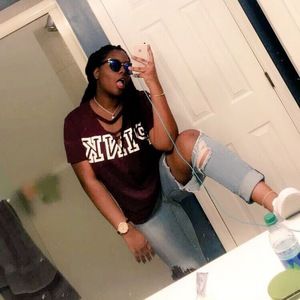 Meet your Posher, Raelin